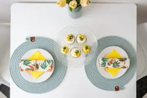 Egyetem közelében konyha asztal dekorral